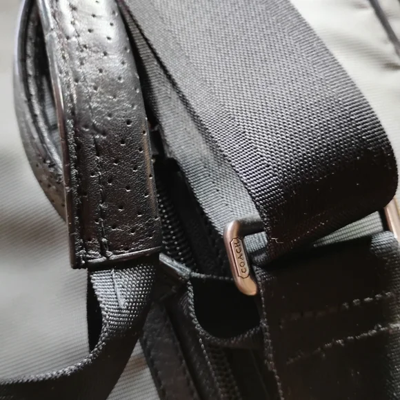 Coach Boston Voyager Green Duffel with Black Leather Trim - Picture 7 of 15